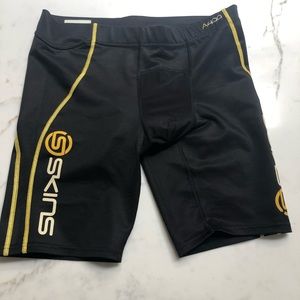 Skins A400 Compression Shorts Size L